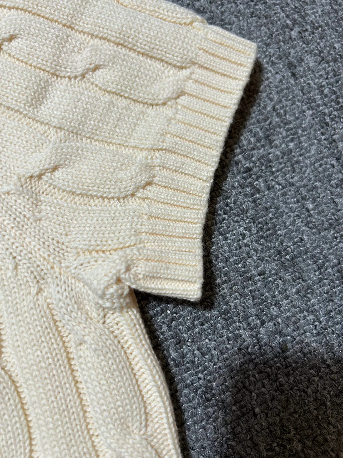 P160 Polo Ralph Lauren SS23 solid color logo embroidered sweater, official website logo on the collar. Scan the QR code to enter the official website and compare the quality at will. Size: XS-L